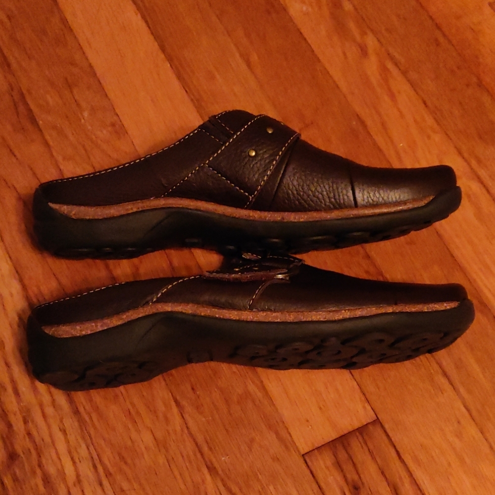 Bass Clogs - Picture 4 of 6